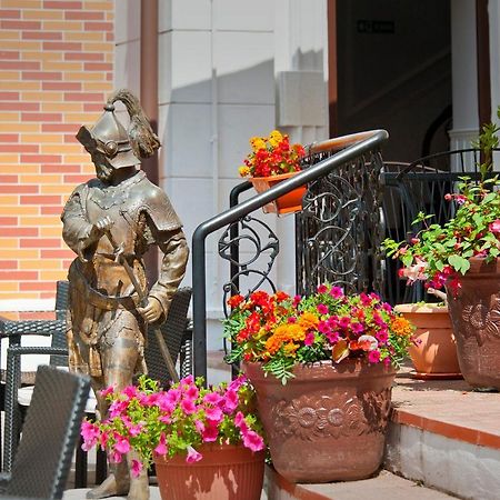 Hotel Bastion Sinaia Dış mekan fotoğraf