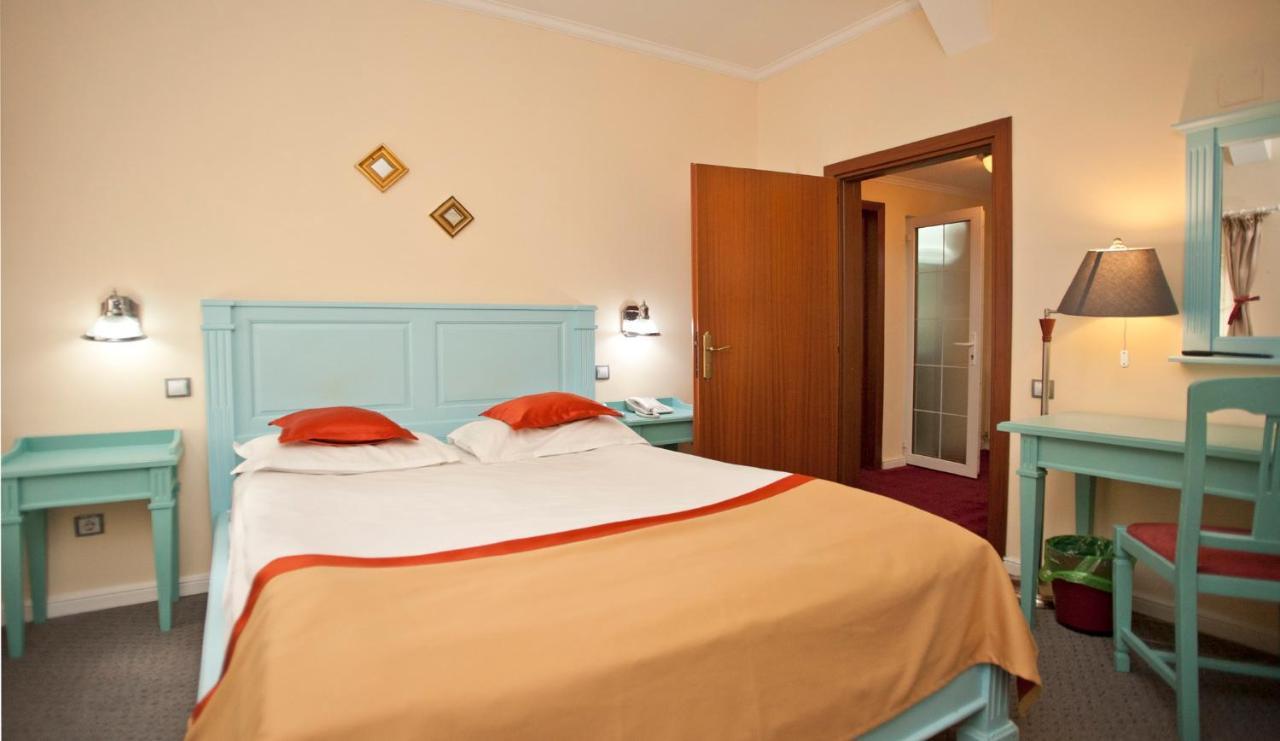 Hotel Bastion Sinaia Dış mekan fotoğraf