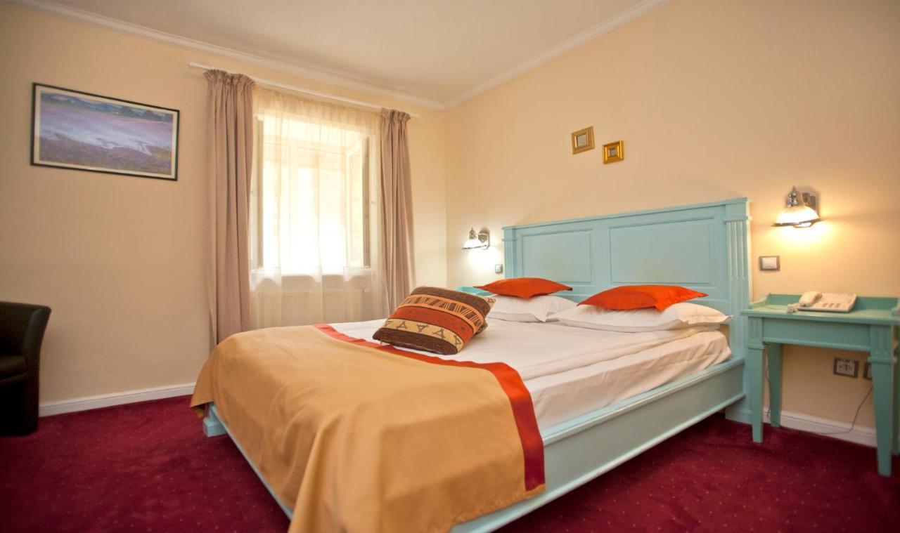 Hotel Bastion Sinaia Dış mekan fotoğraf