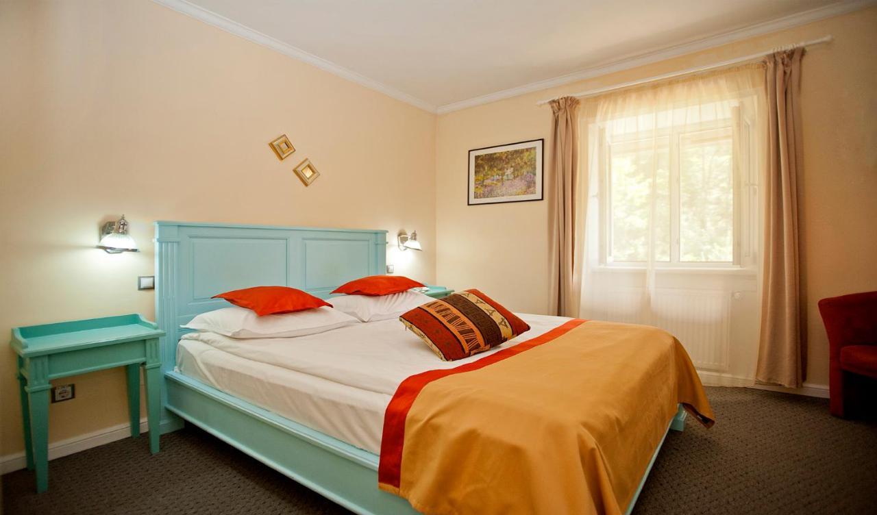 Hotel Bastion Sinaia Dış mekan fotoğraf