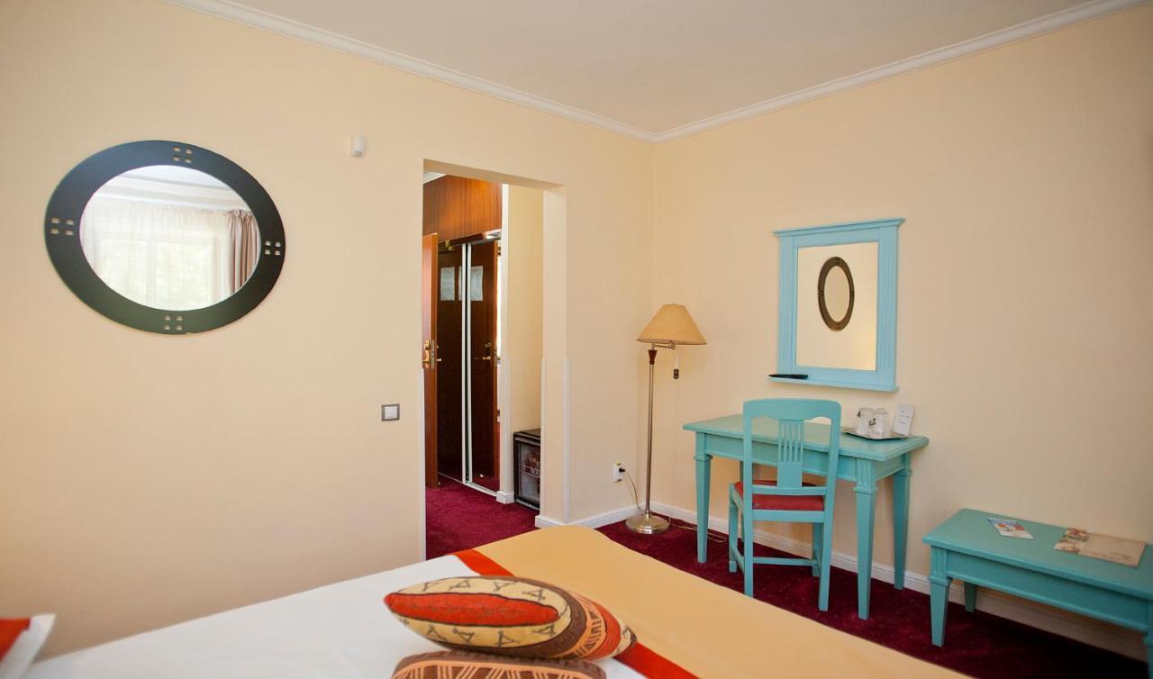 Hotel Bastion Sinaia Dış mekan fotoğraf