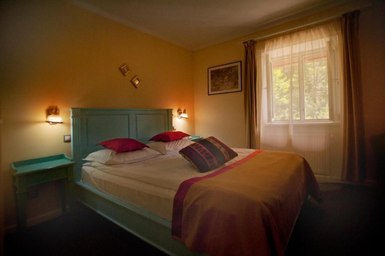 Hotel Bastion Sinaia Dış mekan fotoğraf