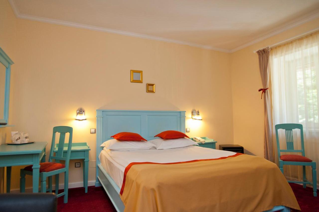 Hotel Bastion Sinaia Dış mekan fotoğraf